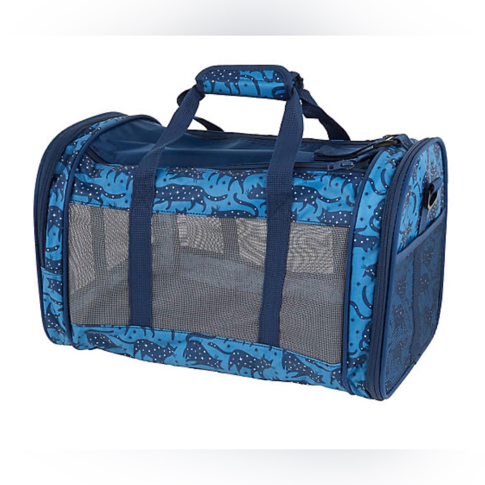 Blue cat carrier
